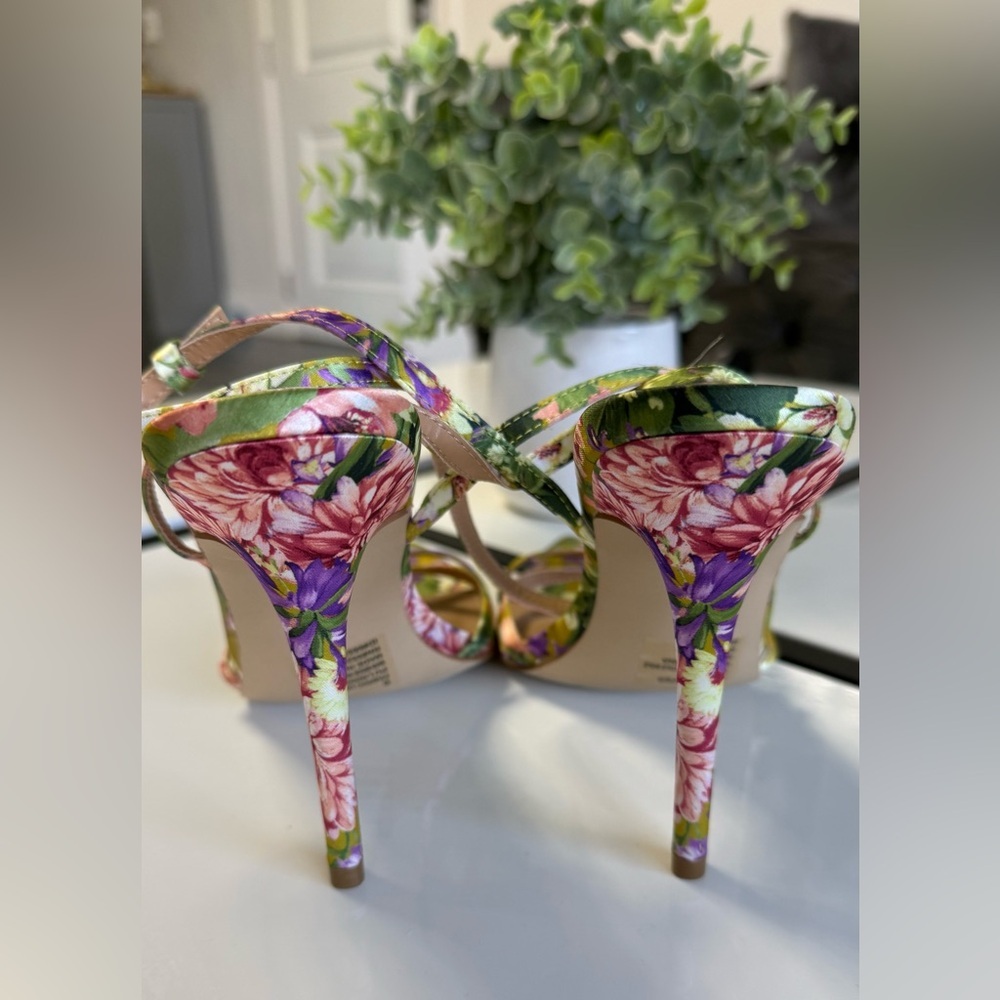 Express Pointed Toe Floral Satin Sandals - Rhinestone Detail - Women's 8 - Picture 8 of 13